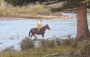 Karghaso con il suo cavallo - Russia Trekking